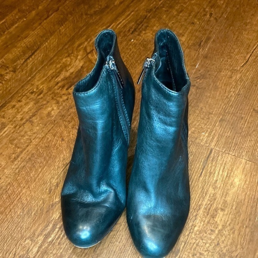 Vince Camuto Black Leather Platform Botties Heels Size 4.5